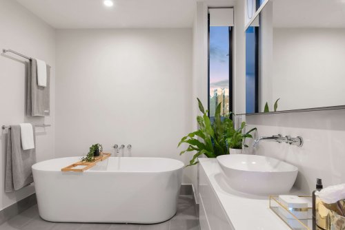 Rénovation de Salle de Bain à Nîmes: L'Expertise de TR Plomberie dans le Remplacement de Cabine de Douche